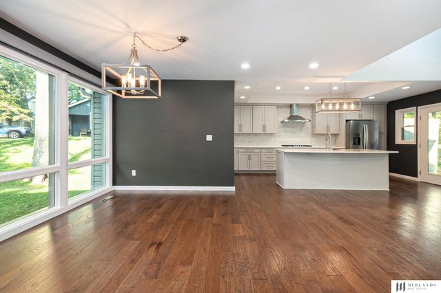 1017 Day Drive, Bellevue, NE 68005