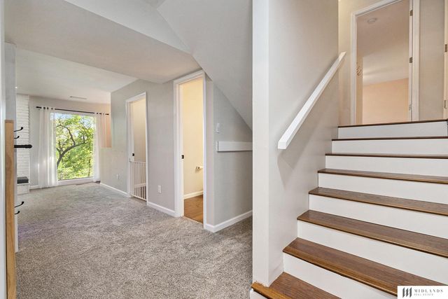 1017 Day Drive, Bellevue, NE 68005