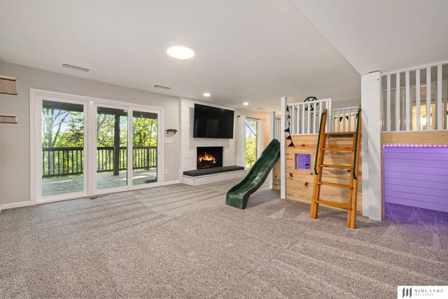 1017 Day Drive, Bellevue, NE 68005