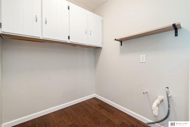 1017 Day Drive, Bellevue, NE 68005