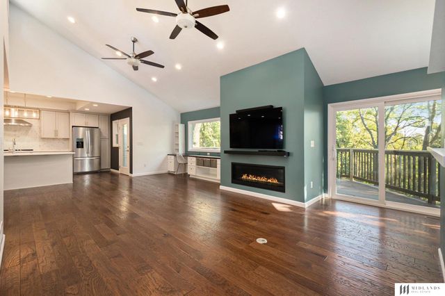 1017 Day Drive, Bellevue, NE 68005