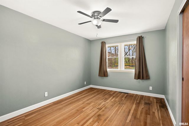 1705 W LAKE Avenue, Peoria, IL 61614
