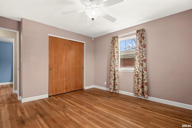 1705 W LAKE Avenue, Peoria, IL 61614