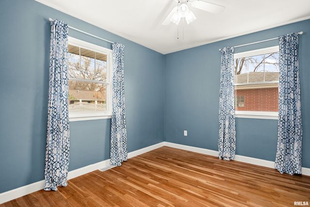 1705 W LAKE Avenue, Peoria, IL 61614