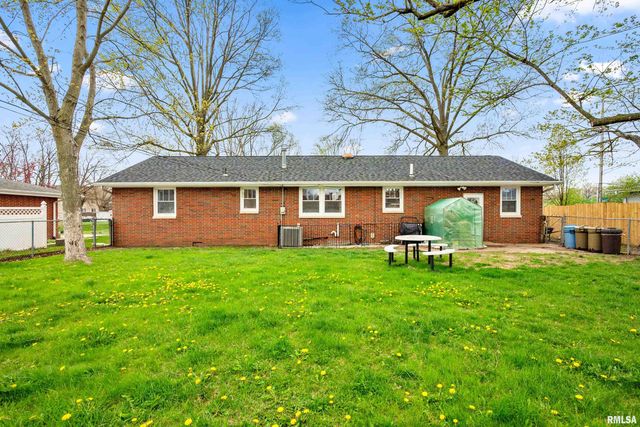 1705 W LAKE Avenue, Peoria, IL 61614