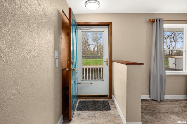1705 W LAKE Avenue, Peoria, IL 61614