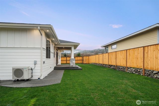 11 Dover Lane, Sequim, WA 98382