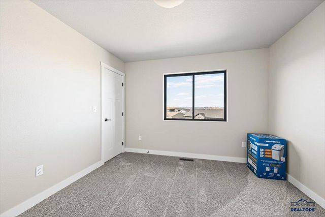 4805 PAPILLON DR, Rapid City, SD 57703