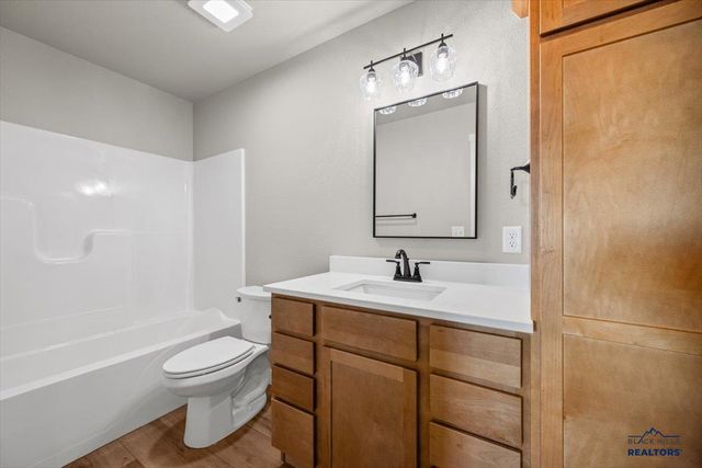 4805 PAPILLON DR, Rapid City, SD 57703