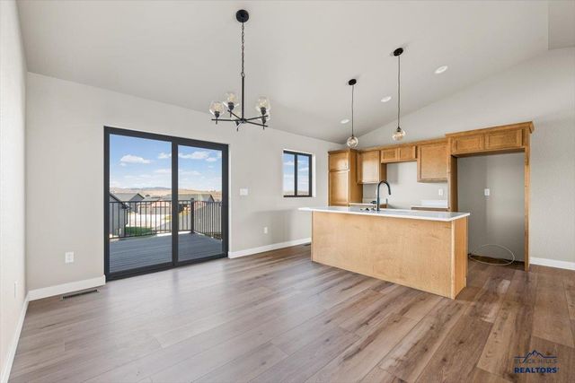 4805 PAPILLON DR, Rapid City, SD 57703