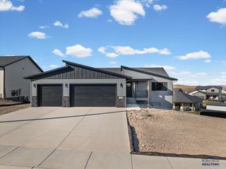 4805 PAPILLON DR, Rapid City, SD 57703