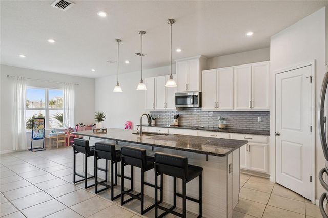 100 LAVENNA AVENUE, St Cloud, FL 34771