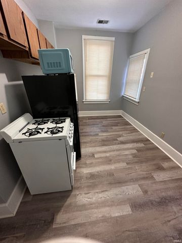 818 SE Riverside Drive, Evansville, IN 47713