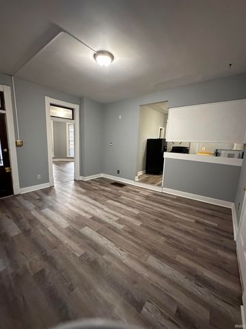 818 SE Riverside Drive, Evansville, IN 47713
