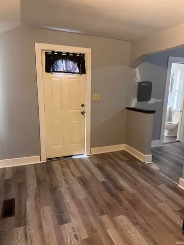 818 SE Riverside Drive, Evansville, IN 47713