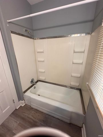 818 SE Riverside Drive, Evansville, IN 47713