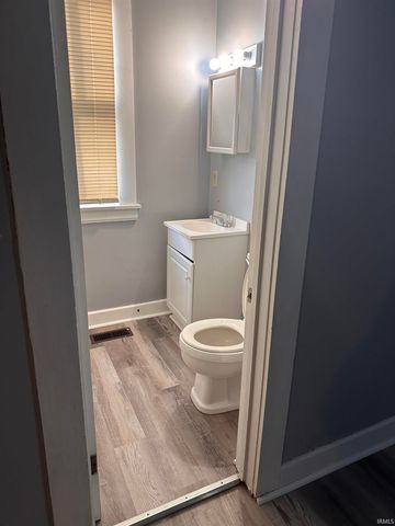 818 SE Riverside Drive, Evansville, IN 47713