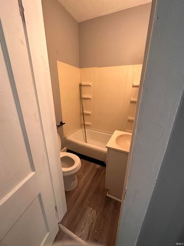 818 SE Riverside Drive, Evansville, IN 47713