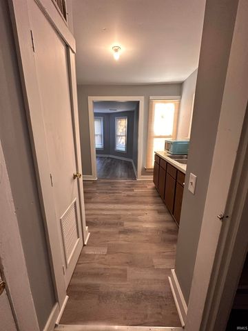 818 SE Riverside Drive, Evansville, IN 47713