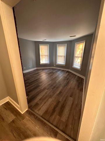 818 SE Riverside Drive, Evansville, IN 47713