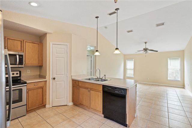 1430 26th Court SW, Vero Beach, FL 32962