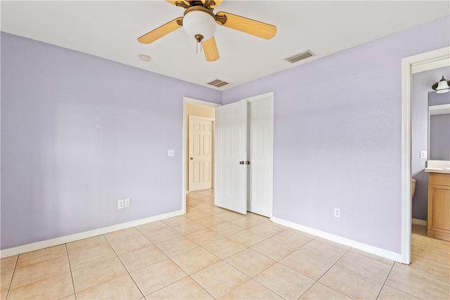 1430 26th Court SW, Vero Beach, FL 32962