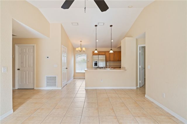 1430 26th Court SW, Vero Beach, FL 32962