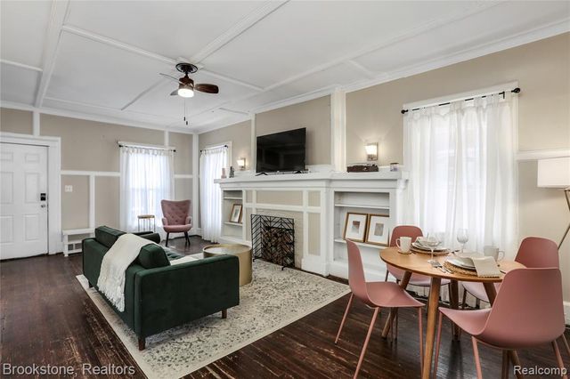 366 W Bennett Avenue, Ferndale, MI 48220
