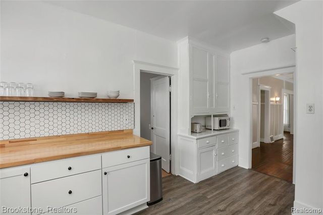 366 W Bennett Avenue, Ferndale, MI 48220