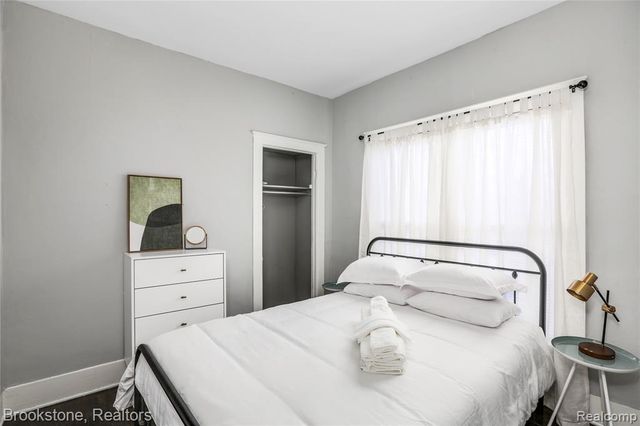 366 W Bennett Avenue, Ferndale, MI 48220