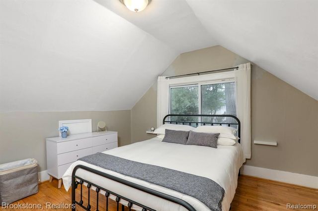 366 W Bennett Avenue, Ferndale, MI 48220