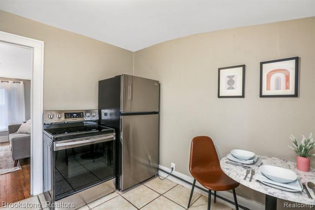 366 W Bennett Avenue, Ferndale, MI 48220