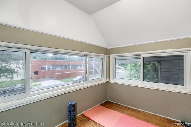 366 W Bennett Avenue, Ferndale, MI 48220