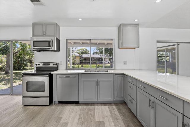 5804 NW 14th Street, Sunrise, FL 33313
