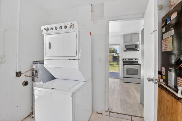 5804 NW 14th Street, Sunrise, FL 33313