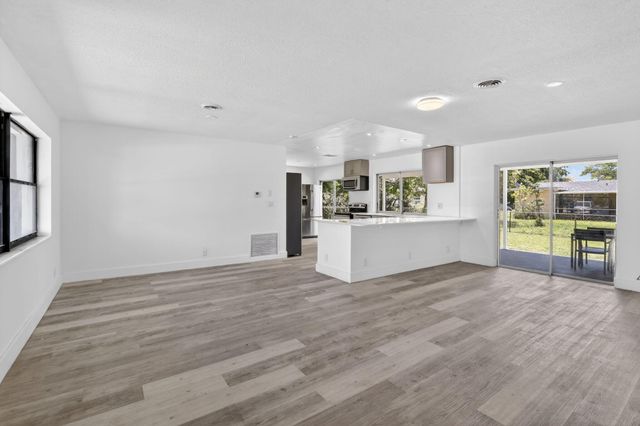 5804 NW 14th Street, Sunrise, FL 33313
