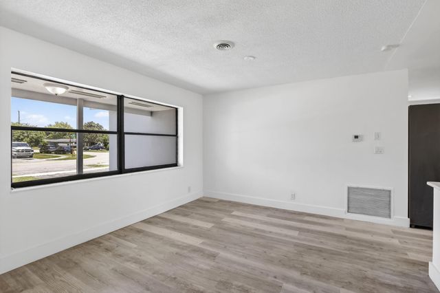 5804 NW 14th Street, Sunrise, FL 33313