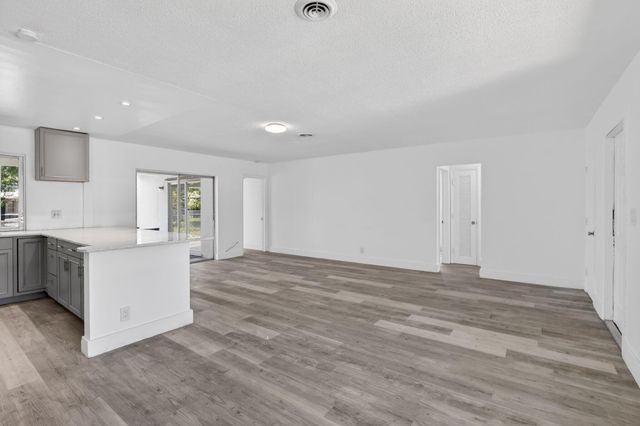 5804 NW 14th Street, Sunrise, FL 33313