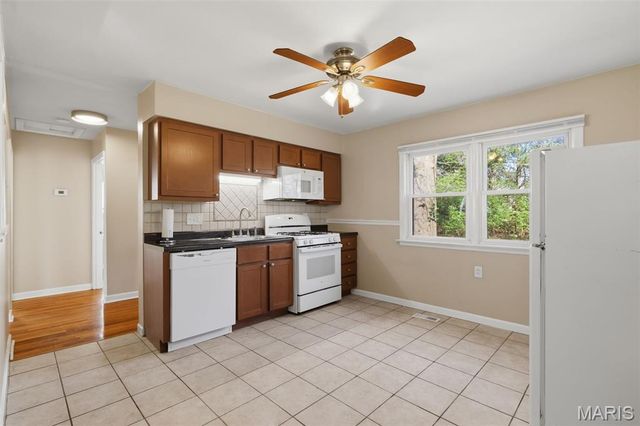 10821 Saint Xavier Lane, St Ann, MO 63074