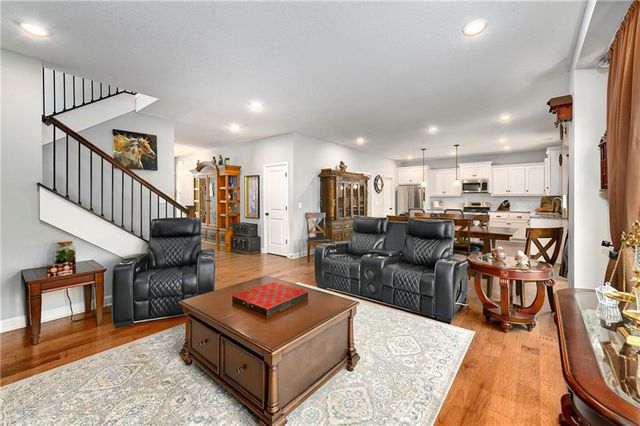 139 SE Briar Valley Lane, Blue Springs, MO 64064