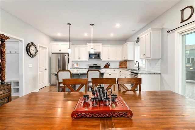 139 SE Briar Valley Lane, Blue Springs, MO 64064