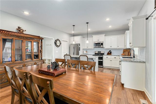 139 SE Briar Valley Lane, Blue Springs, MO 64064