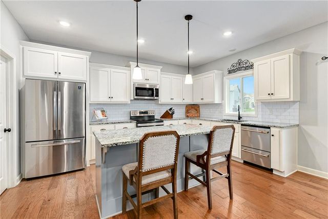 139 SE Briar Valley Lane, Blue Springs, MO 64064