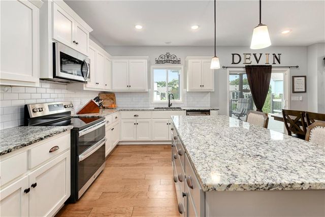 139 SE Briar Valley Lane, Blue Springs, MO 64064