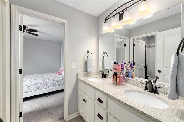 139 SE Briar Valley Lane, Blue Springs, MO 64064