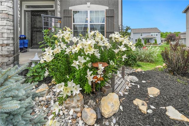 139 SE Briar Valley Lane, Blue Springs, MO 64064
