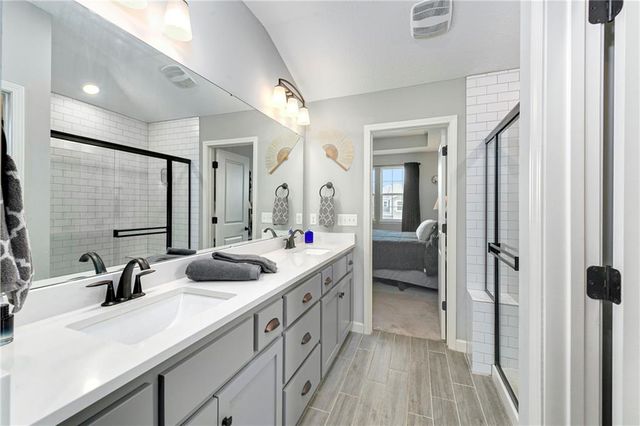 139 SE Briar Valley Lane, Blue Springs, MO 64064