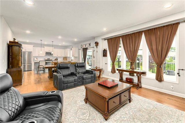 139 SE Briar Valley Lane, Blue Springs, MO 64064