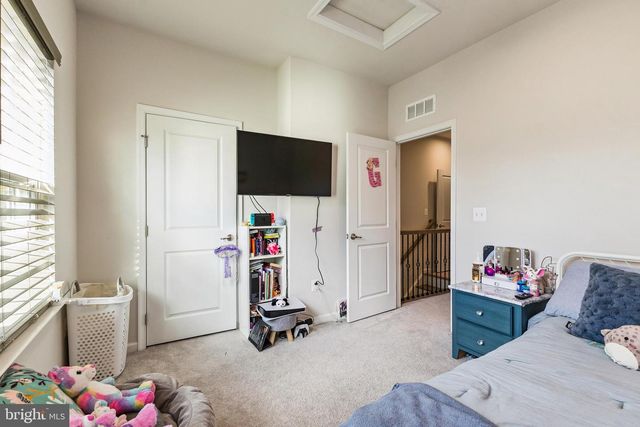 18304 REAPER HILL CT, Triangle, VA 22172