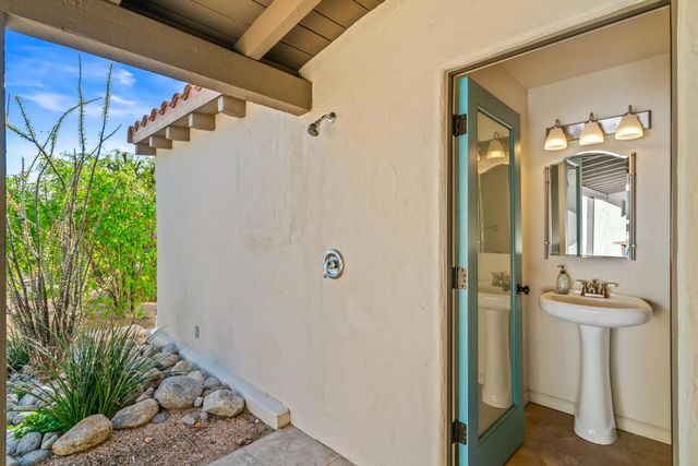 484 W Stevens Road, Palm Springs, CA 92262